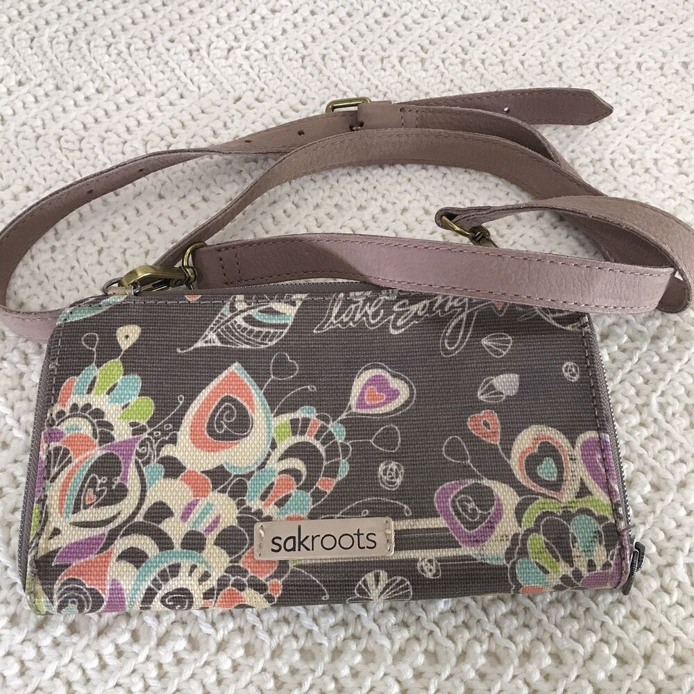 Sakroots Artist Circle Wristlet With Crossbody Strap - Smartphone